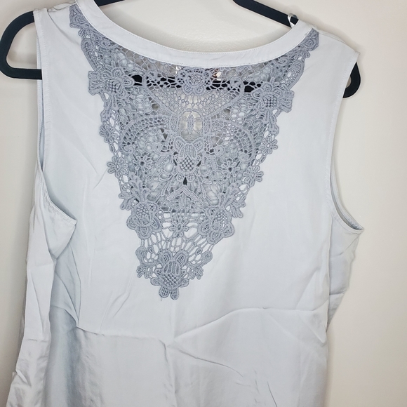 Sleeveless blouse - Picture 2 of 2